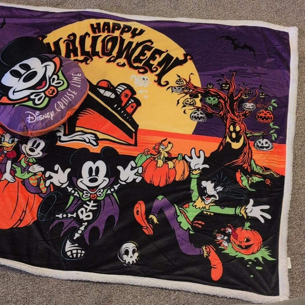 Halloween On The High Seas Stateroom Bundle Blanket , Pillow, Garlands, Popcorn+